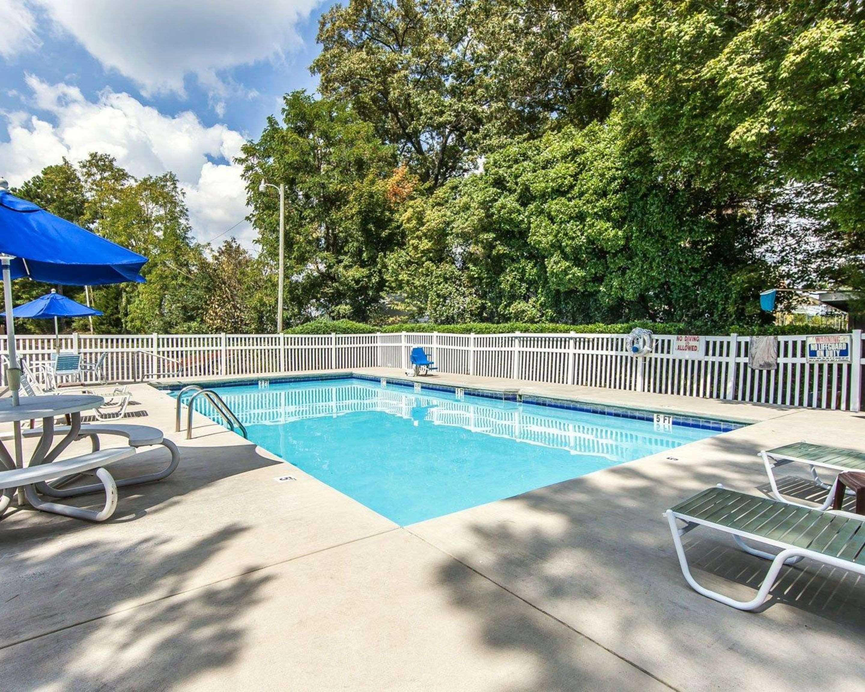 Econo Lodge Cleveland Ngoại thất bức ảnh