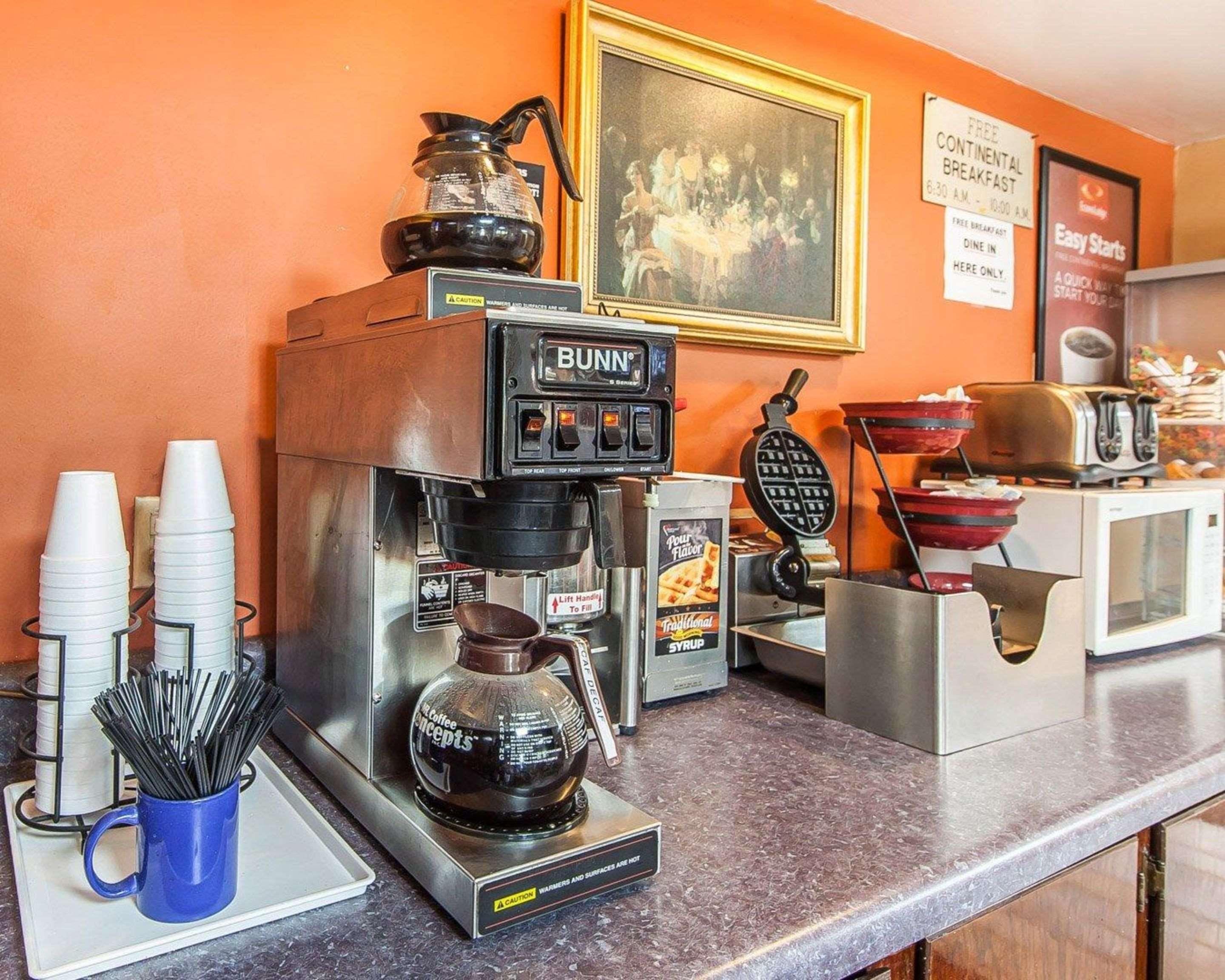 Econo Lodge Cleveland Ngoại thất bức ảnh